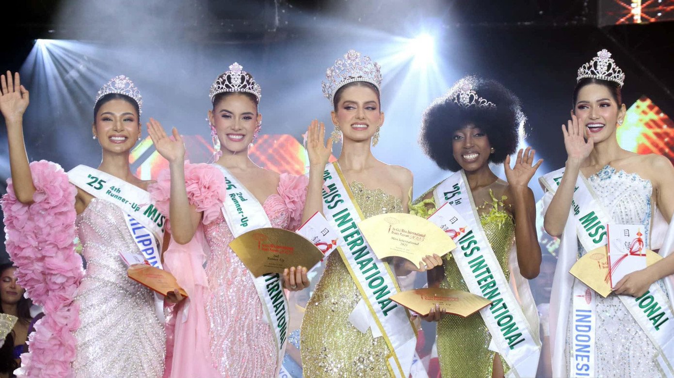 Chung kết Hoa hậu Quốc tế 2025 đã diễn ra chiều 27/11 theo giờ Việt Nam với chiến thắng thuộc về người đẹp Colombia - Catalina Duque. Chiến thắng của Catalina không gây bất ngờ vì cô luôn nằm trong danh sách các ứng viên sáng giá cho vương miện của các chuyên trang sắc đẹp từ đầu mùa giải.