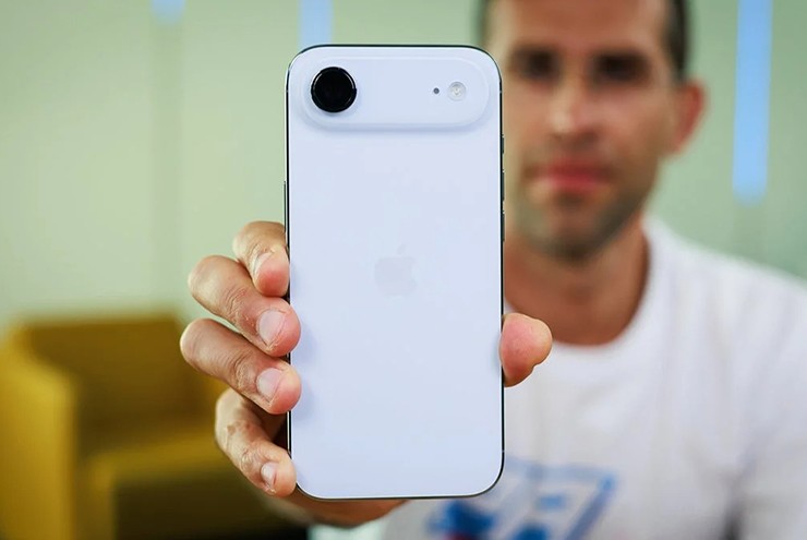 iPhone Air không gây ấn tượng về doanh số.