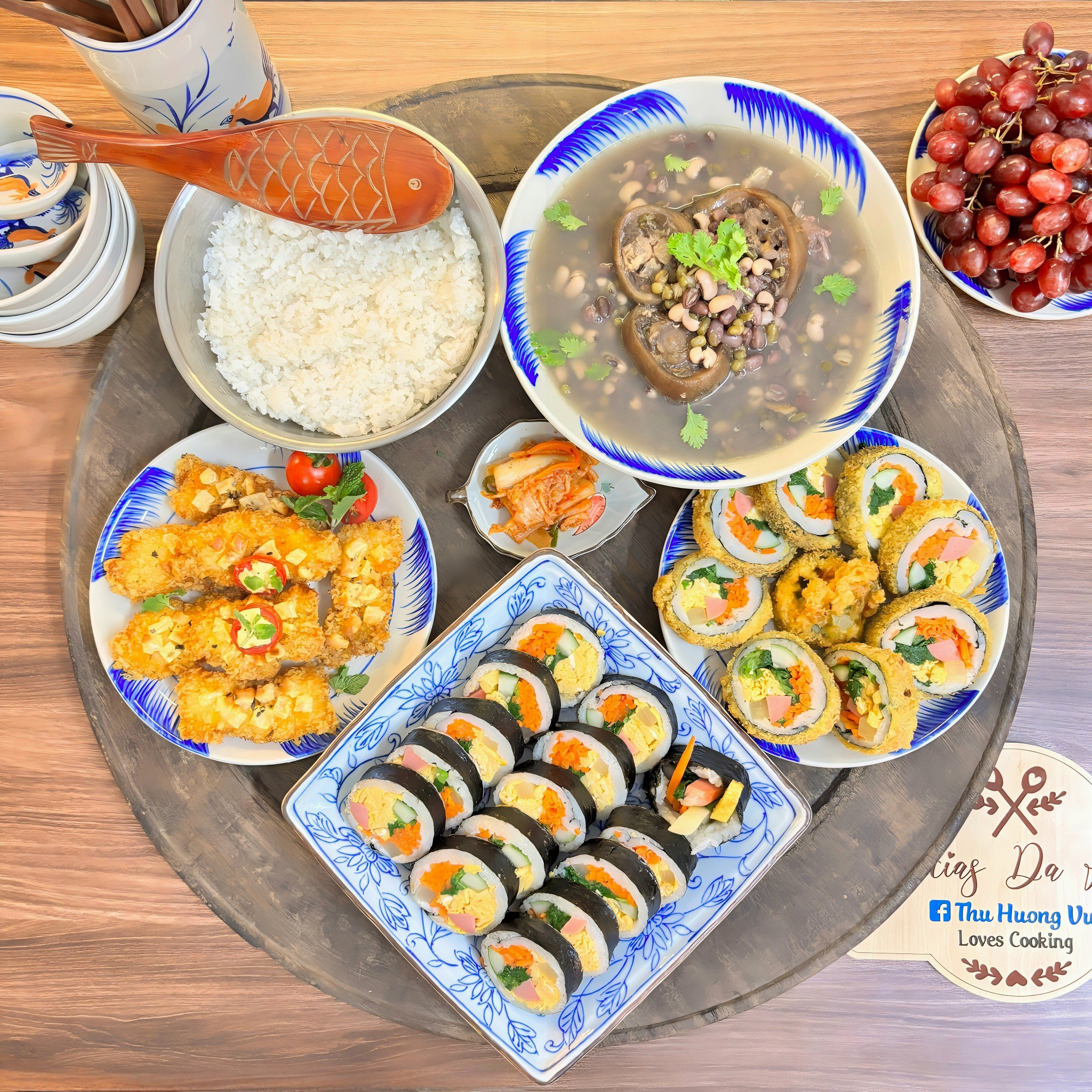 Kimbap - Kimbap chiên xù - Gà tẩm bột chiên xù - Canh đuôi bò hầm đậu