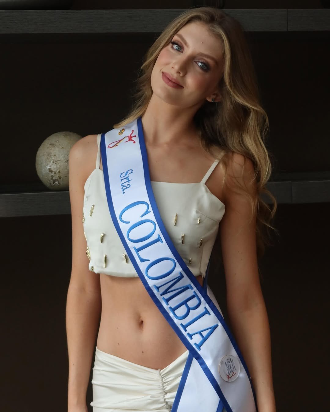 Catalina nhấn mạnh tầm quan trọng của việc trao quyền cho phụ nữ và lưu ý rằng một nữ hoàng sắc đẹp không chỉ đơn thuần là có hình thể đẹp. "Tôi rất tâm huyết với việc trao quyền cho phụ nữ, kết nối với các cô gái trẻ và những bà mẹ đơn thân đang làm kinh doanh. Hỗ trợ phụ nữ, lắng nghe họ và tạo dựng sự nghiệp cho họ là một thành tựu", cô nói.