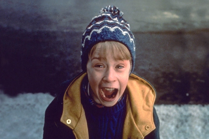 Macaulay Culkin vào vai Kevin McCallister trong "Home Alone 2 - Lost In New York". Ảnh: Kobal