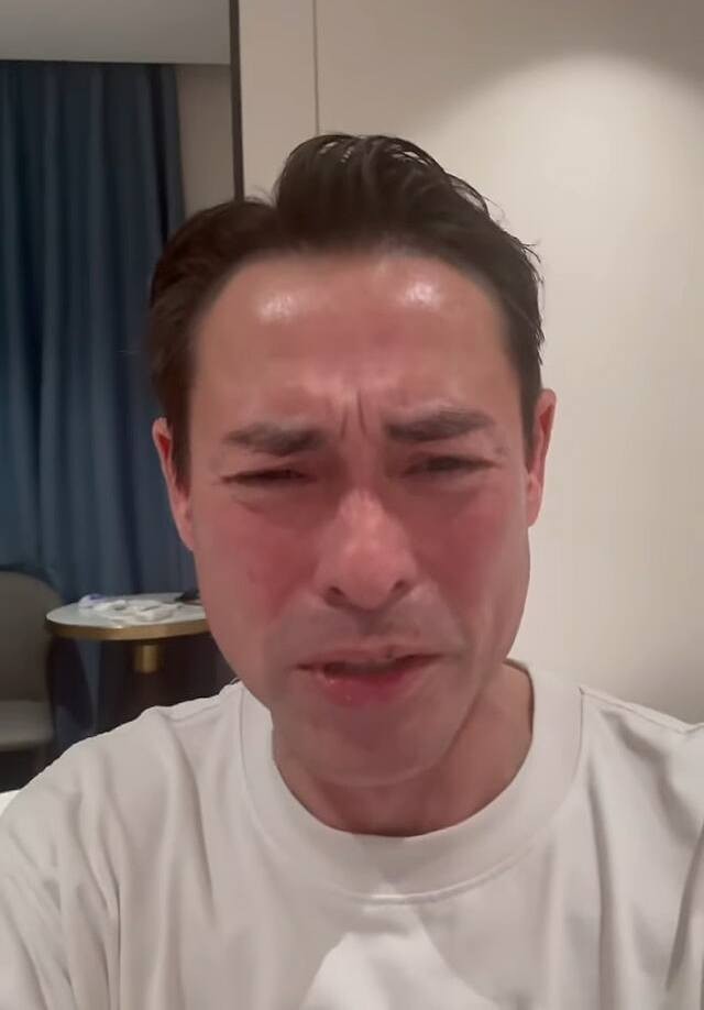 Hải Tuấn Kiệt trong livestream đầu tháng 11. Ảnh: Weibo