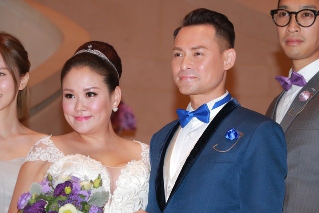 Tài tử Hải Tuấn Kiệt và vợ. Ảnh: Weibo