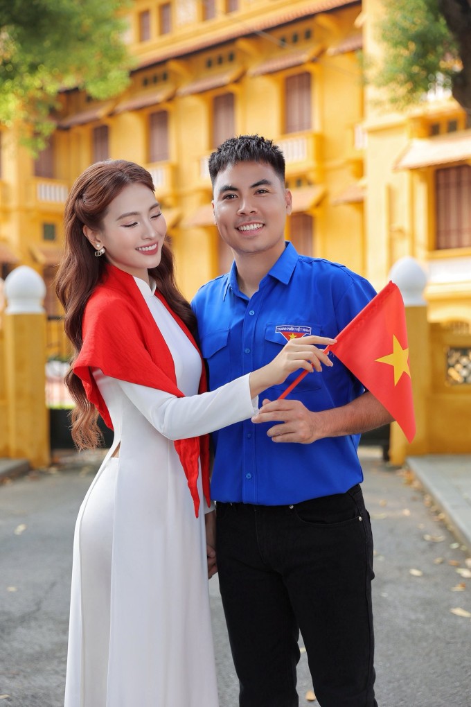 Huyền Trang - Đức Huy trong bộ ảnh kỷ niệm Tết Độc lập 2/9.