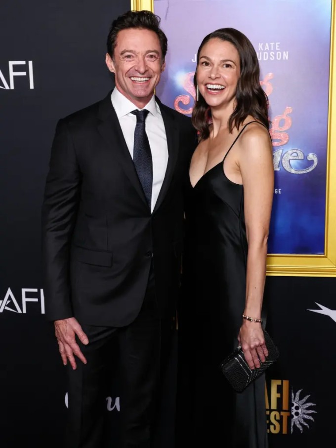 Hugh Jackman và Sutton Foster. Ảnh: Backgrid