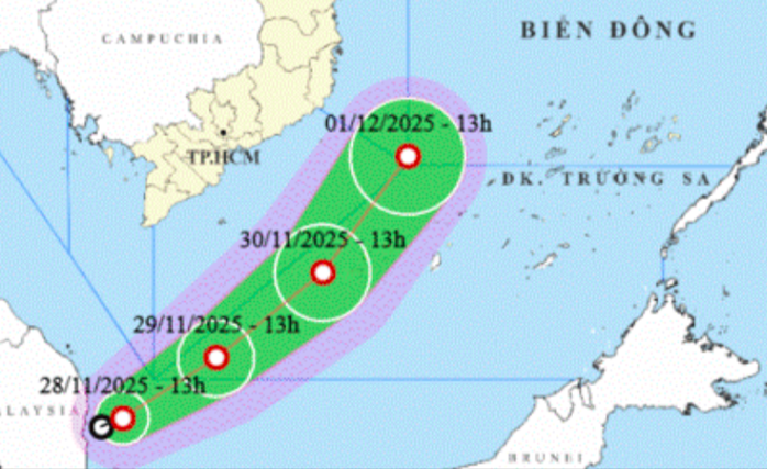 Dự báo hướng di chuyển của áp thấp nhiệt đới lúc 13 giờ ngày 28-11. Ảnh: Trung tâm Dự báo khí tượng thủy văn quốc gia