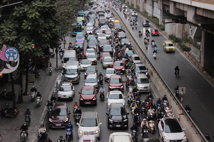 Thủ tướng yêu cầu Hà Nội báo cáo việc giải quyết ùn tắc giao thông, ngập úng trước ngày 10-12