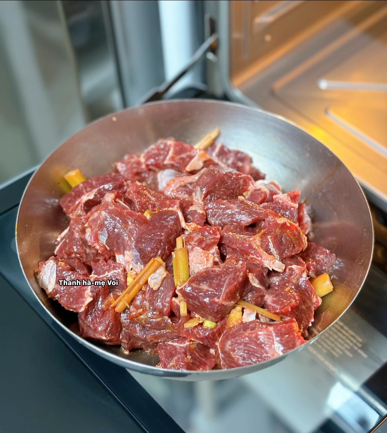 Trời lạnh mà nấu thịt bò theo cách này, ăn cùng cơm nóng bao nhiêu cũng hết - 2