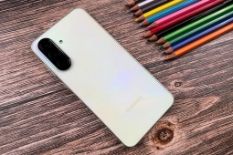 Sức mạnh phiên bản mới của smartphone Galaxy quốc dân khiến fan bất ngờ