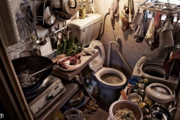 Cuộc sống "ngạt thở" trong các nhà "quan tài" ở Hong Kong