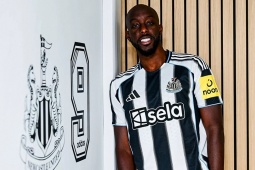 Tin mới nhất bóng đá tối 28/11: FIFA trả lương cho sao Newcastle suốt 7 tuần