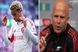 Liverpool khốn càng thêm khó: “Bom tấn” 90 triệu euro chấn thương, Slot méo mặt