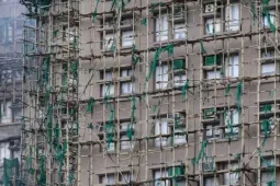 Vì sao đô thị hiện đại Hồng Kông (Trung Quốc) vẫn sử dụng giàn giáo tre trong xây dựng?