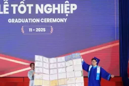 Tân kỹ sư mang 30 giấy khen tới lễ tốt nghiệp nhận mưa lời khen