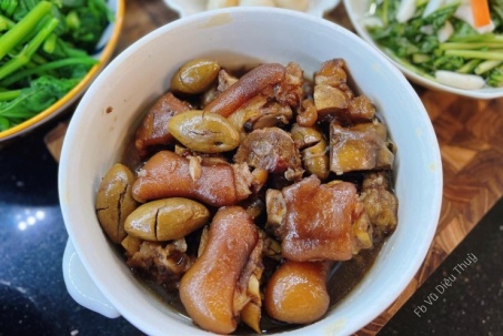 Loại quả ngày xưa rụng đầy gốc giờ thành đặc sản, kho với móng giò...