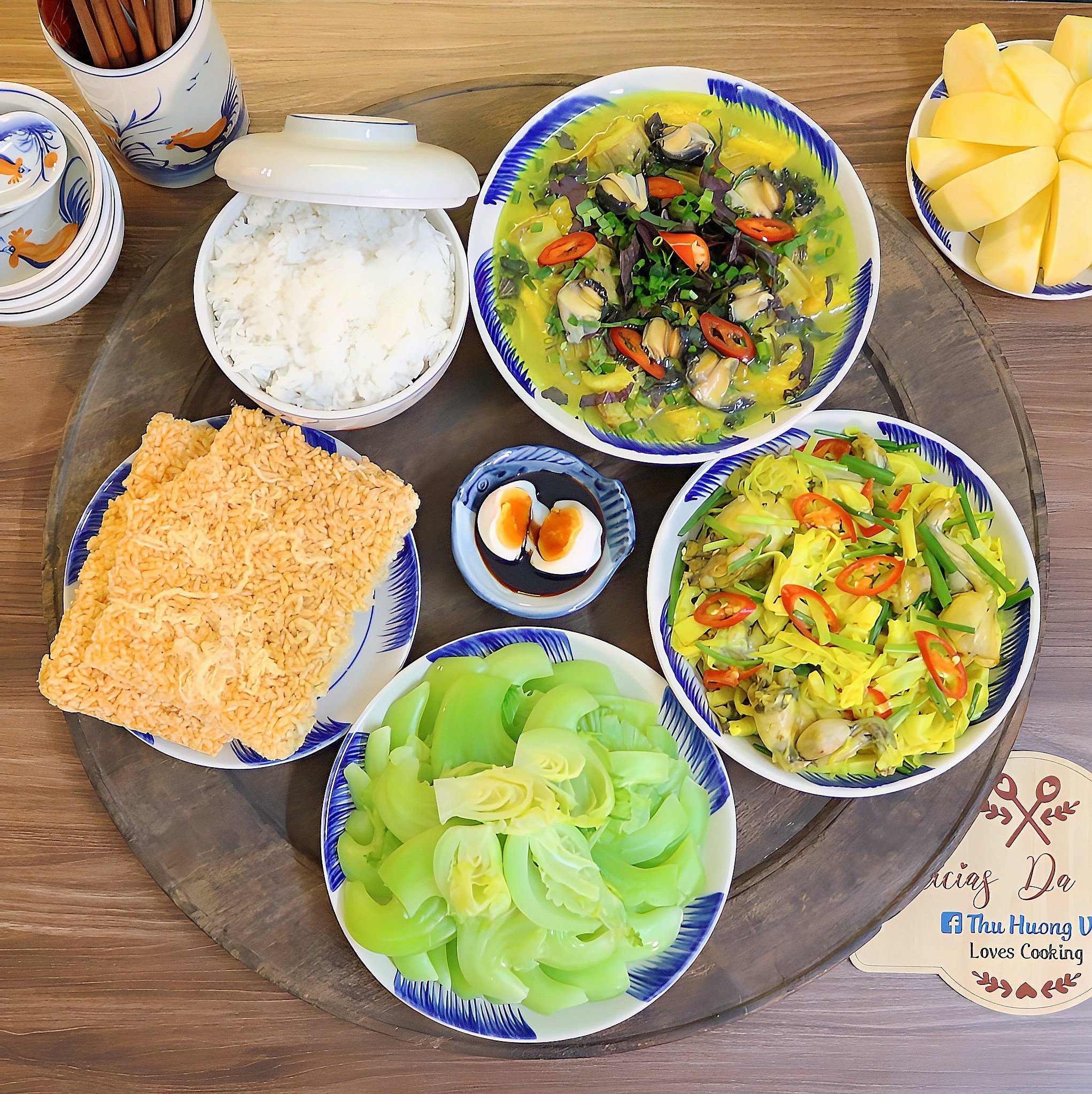 Ếch đồng xào măng - Ốc om chuối đậu - Mầm&nbsp;cải luộc chấm trứng - Cơm cháy chà bông