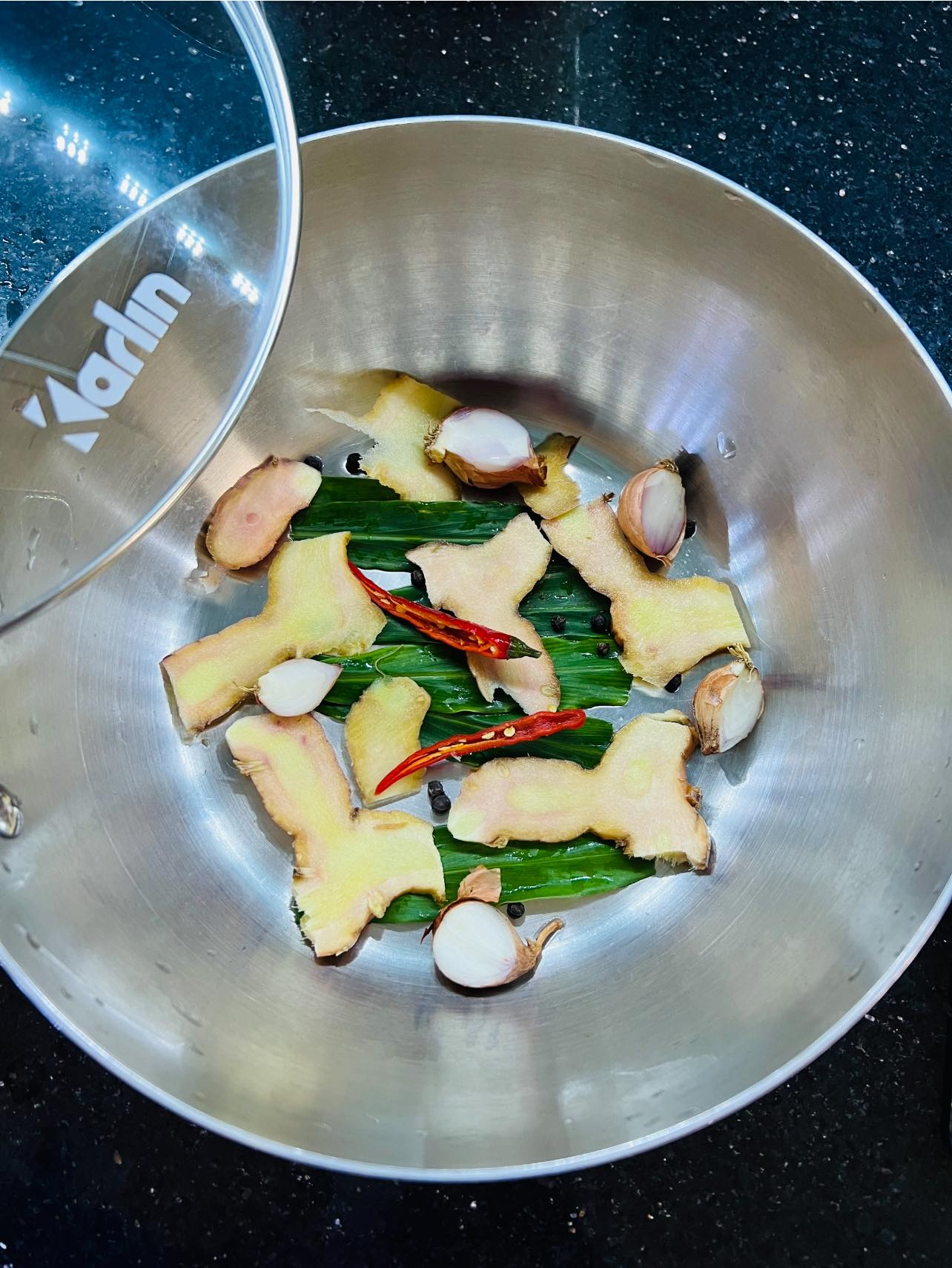 Muốn kho cá ngon nhất định phải có nguyên liệu rẻ tiền này - 2