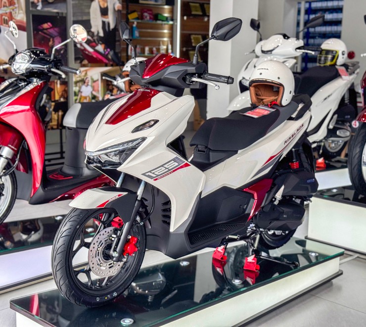 Giá xe ga Honda Air Blade cuối tháng 11/2025, giảm tới 4,5 triệu đồng - 5