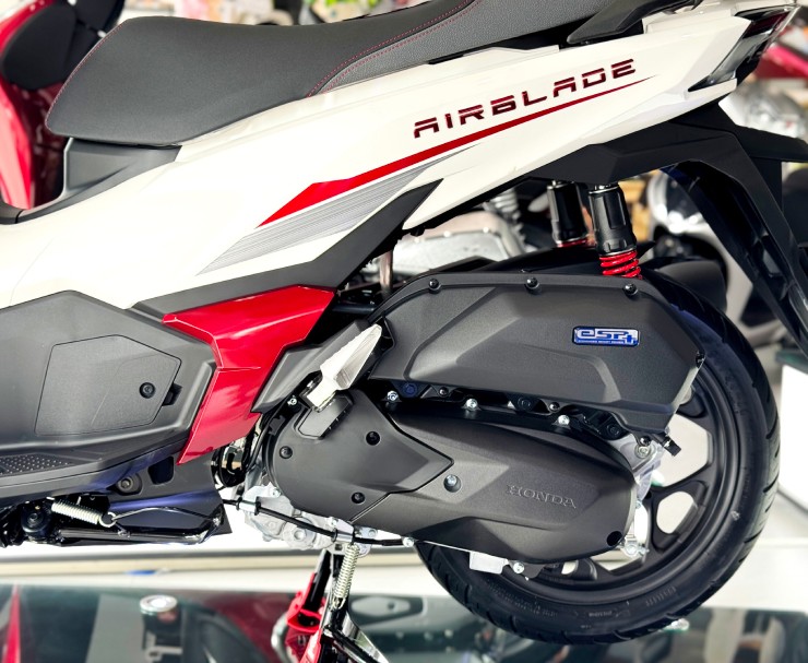 Giá xe ga Honda Air Blade cuối tháng 11/2025, giảm tới 4,5 triệu đồng - 6