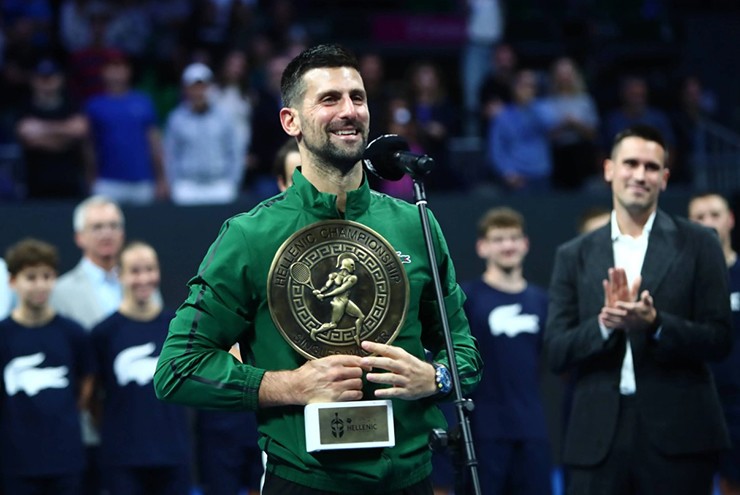 Djokovic trở thành tay vợt lớn tuổi nhất trong lịch sử kết thúc mùa giải trong top 4 trên BXH ATP