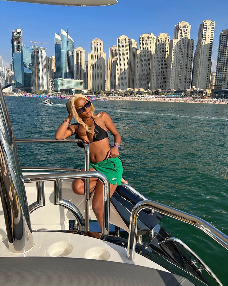 Sao Arsenal Saka cầu hôn bạn gái xinh đẹp, khoe chiếc nhẫn “khổng lồ” - 10