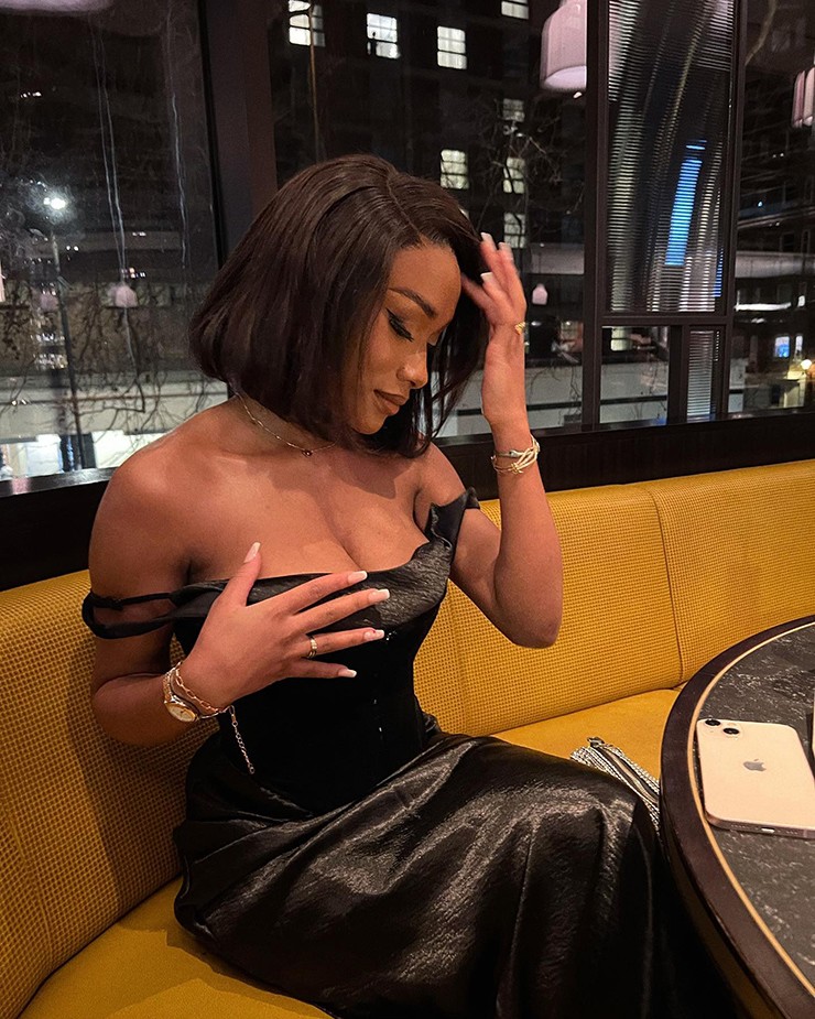 Sao Arsenal Saka cầu hôn bạn gái xinh đẹp, khoe chiếc nhẫn “khổng lồ” - 7