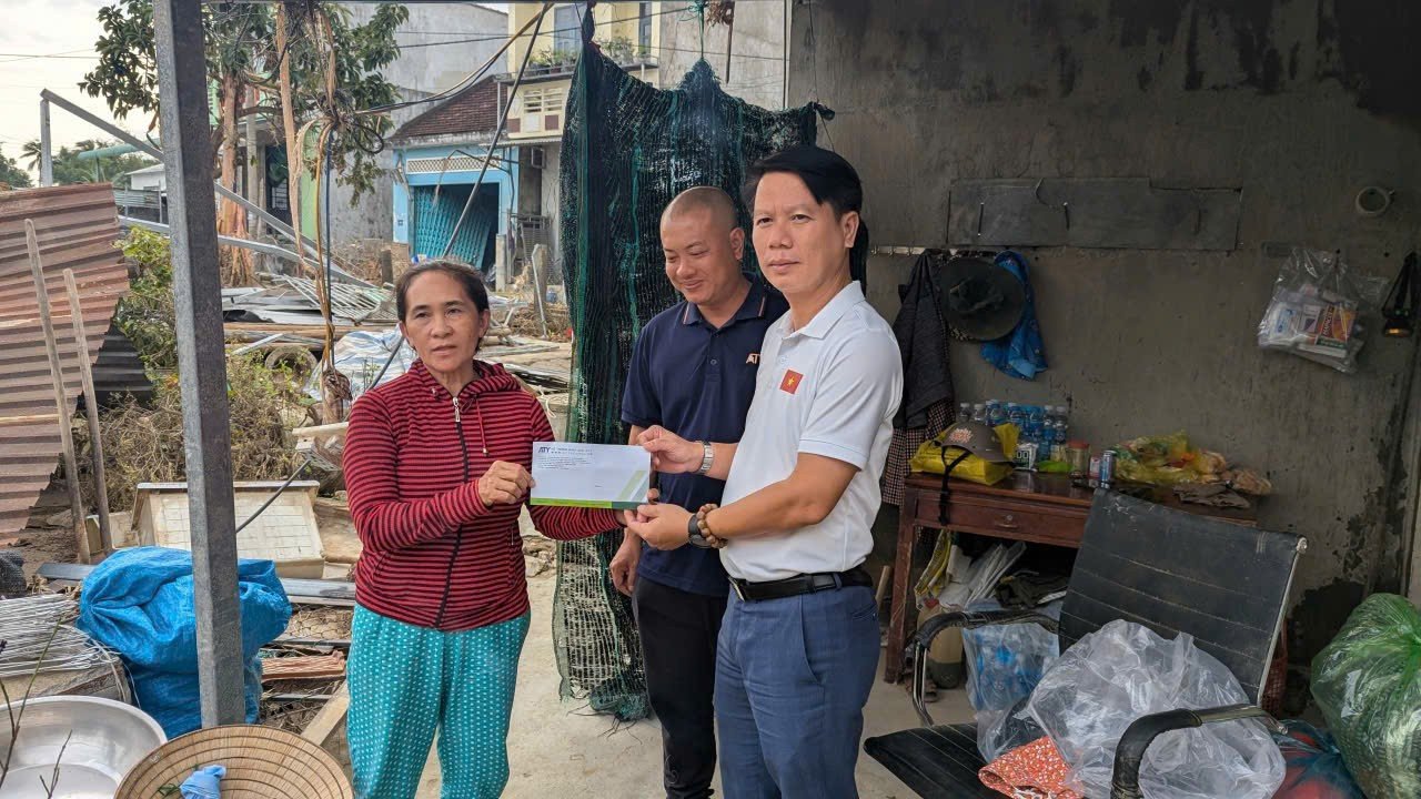 Tỉnh Đoàn Đắk Lắk và Hệ thống Giáo dục ATY thăm và tặng quà cho người dân, học sinh, thiếu nhi.