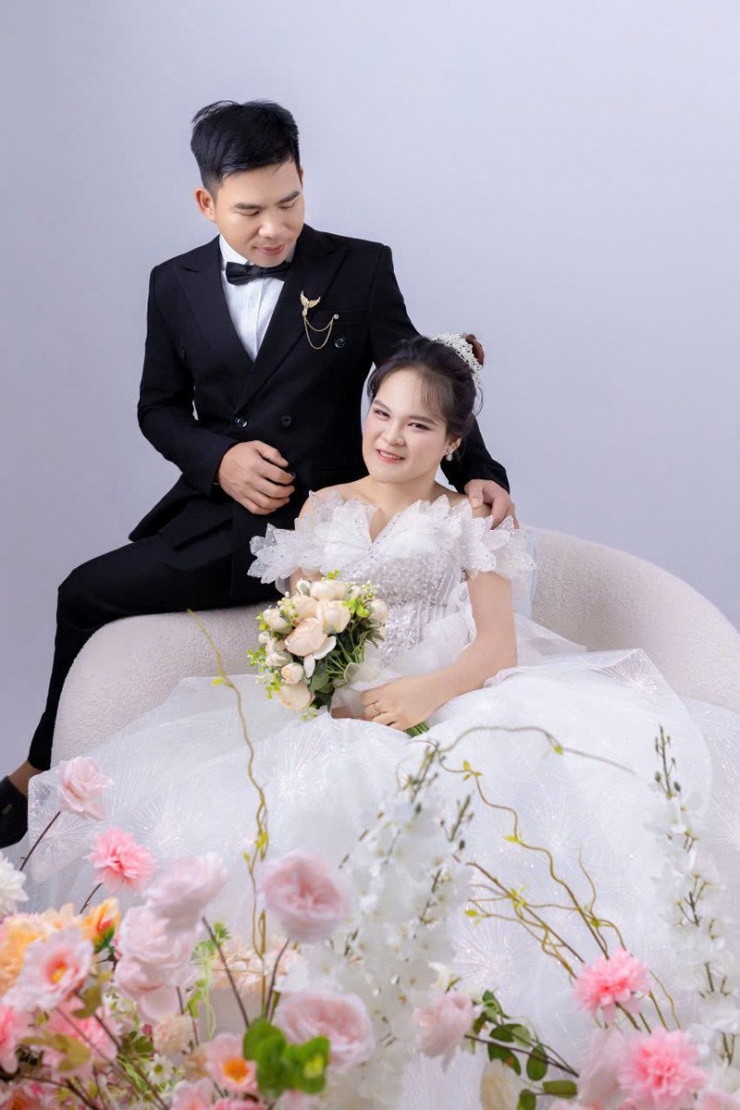 Cặp đôi vượt qua mọi rào cản để đến với nhau 