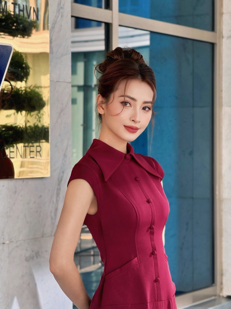 Bên cạnh công việc MC, Huyền Trang còn từng thử sức với vai trò diễn viên từ vai chính diện đến phản diện như: Biệt dược đen, Mê cung, 11 tháng 5 ngày, Mặt nạ hạnh phúc.