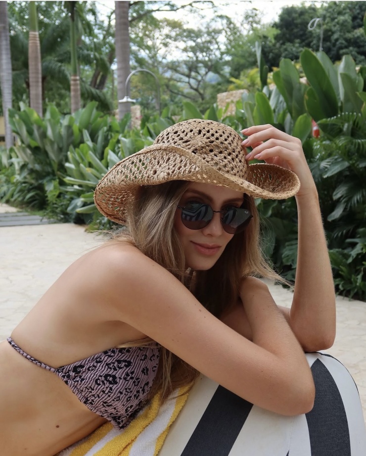 Phong cách thời trang đời thường của người đẹp Colombia vừa giành vương miện Miss International 2025 - 1