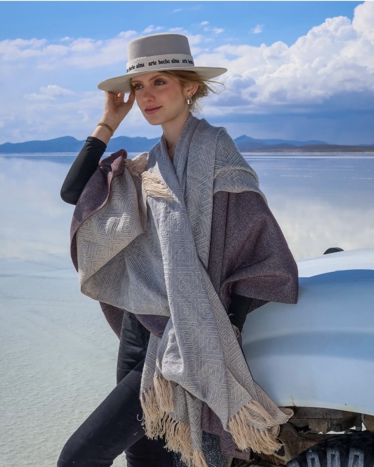 Phong cách thời trang đời thường của người đẹp Colombia vừa giành vương miện Miss International 2025 - 12