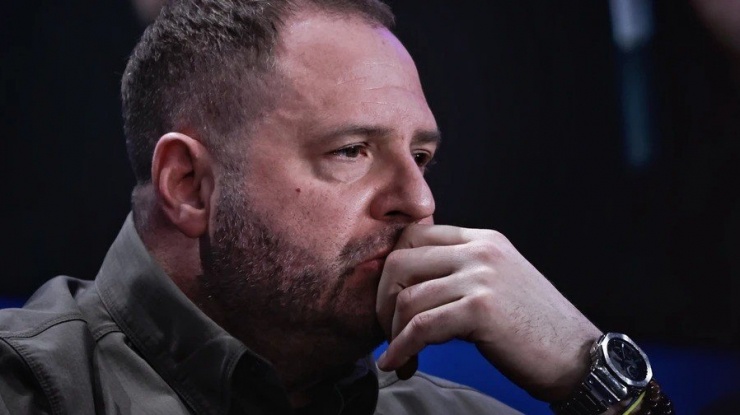 Vừa mất chức, cựu trợ lý thân cận của Tổng thống Ukraine xung phong ra trận - 1