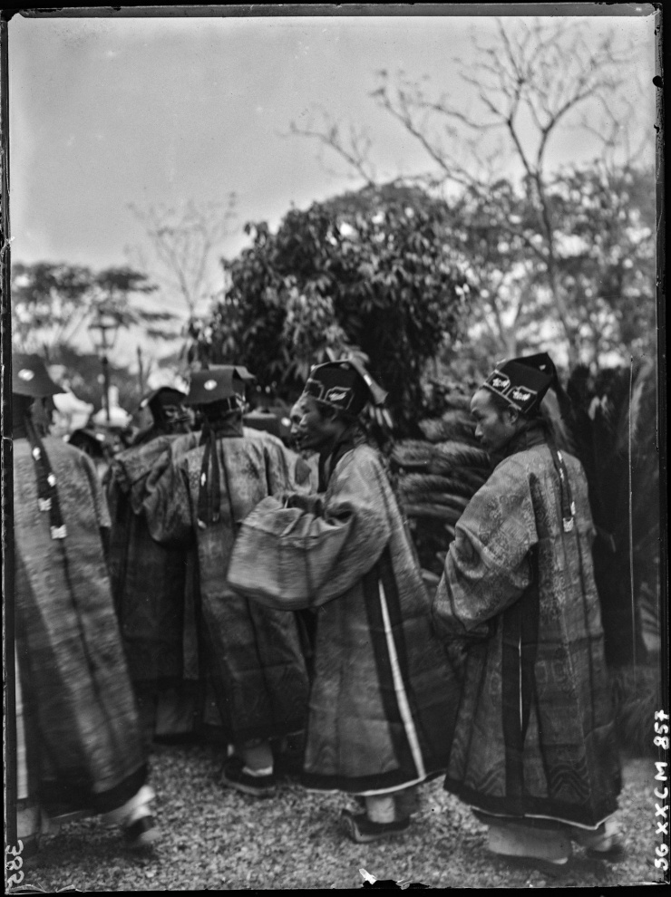 Hai tấm ảnh nguyên gốc tại triển lãm