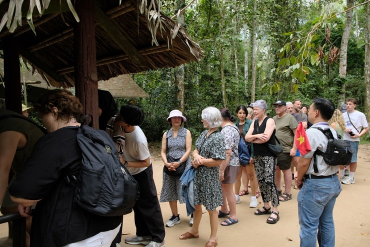 Nửa ngày trên thuyền khám phá Bình Dương - Củ Chi - 5