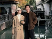 Vợ chồng Quế Ngọc Hải rong ruổi Ô Trấn cuối thu