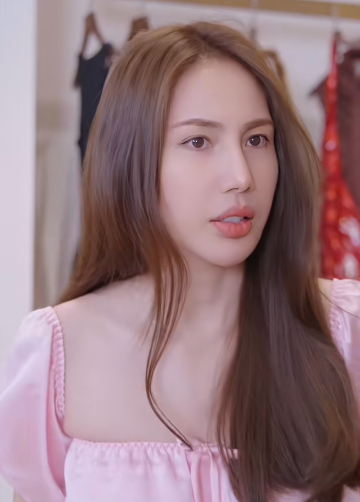 Hình ảnh mới nhất của Thủy Tiên. 