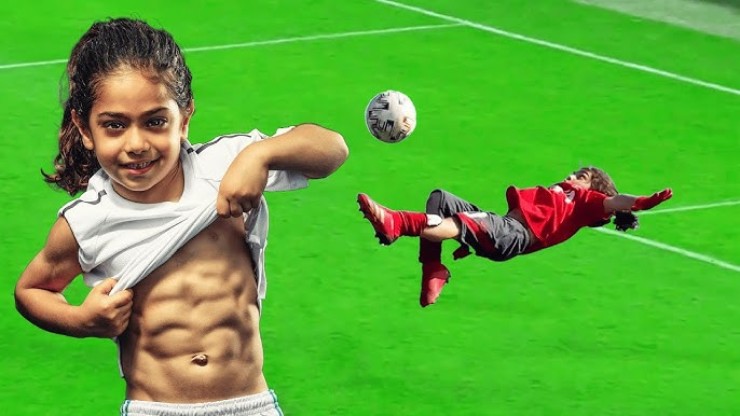 Arat Hosseini có cơ bụng 6 múi và khả năng chơi bóng tuyệt vời 