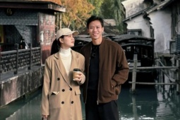 Vợ chồng Quế Ngọc Hải rong ruổi Ô Trấn cuối thu