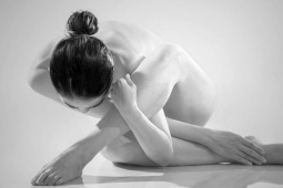 Bộ ảnh khỏa thân yoga nhận giải 'Nhiếp ảnh xuất sắc'