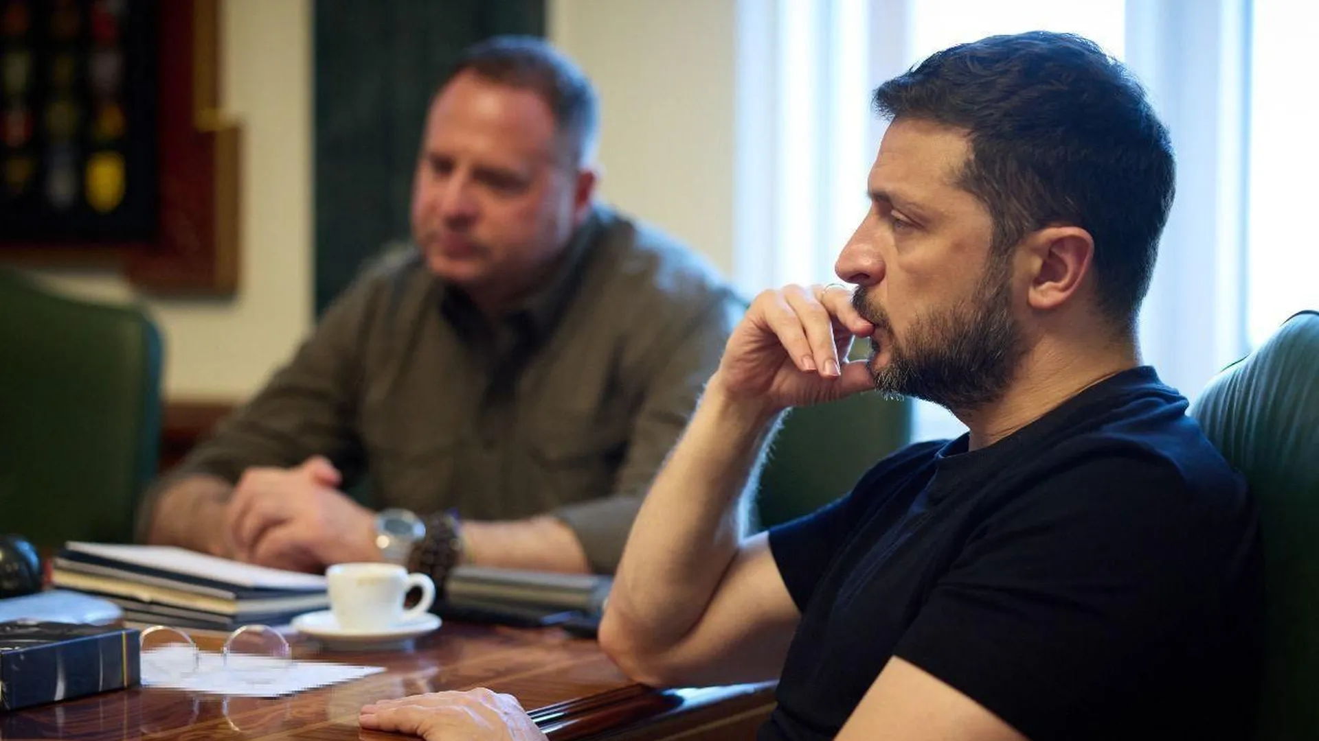 Tổng thống Ukraine Volodymyr Zelensky hiện đang chịu sức ép lớn vì quá tin tưởng ông Yermak. Ảnh: Anadolu.