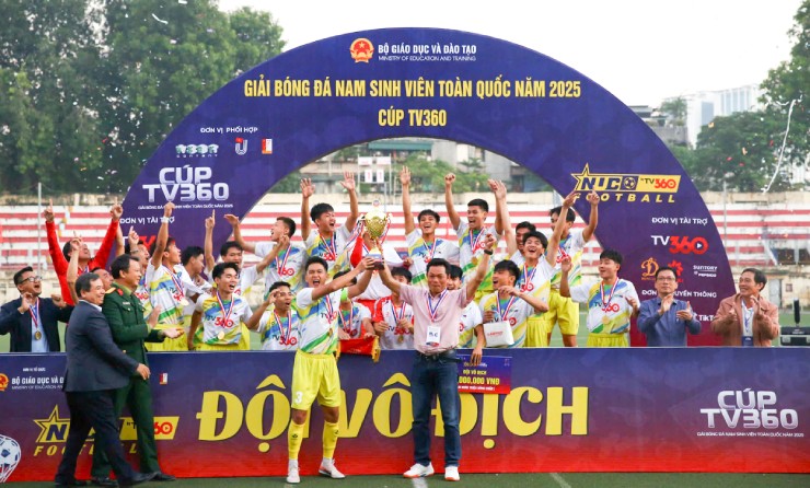 Đại học Huế lên ngôi sau loạt penalty "nghẹt thở"