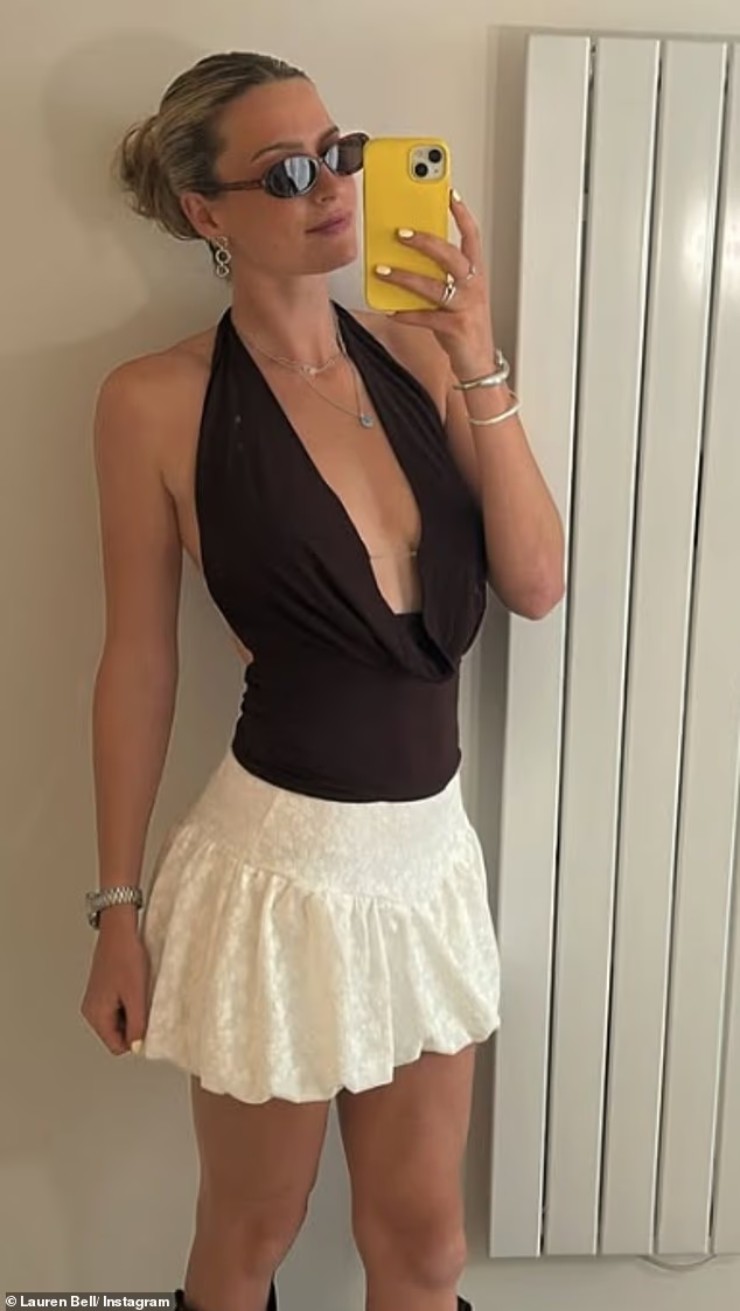 Nữ VĐV cao 1m88 có nhan sắc phi phàm, được ngợi ca "đẹp nhất thế giới" - 4