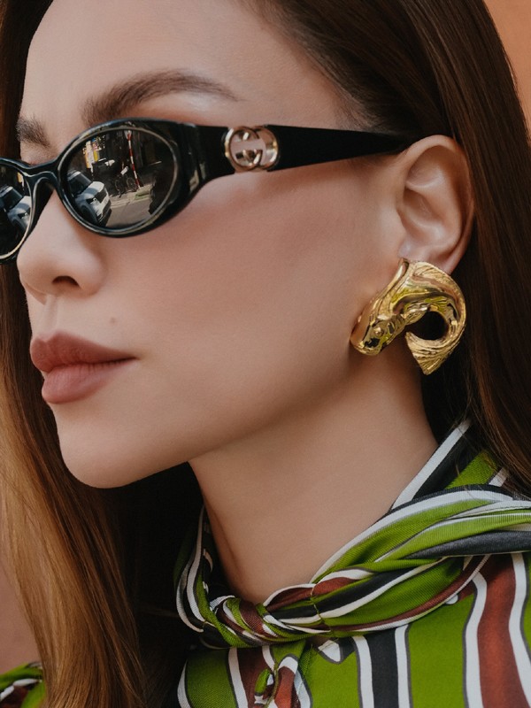 Bí quyết chăm da của cô chính là chú trọng đến việc làm sạch da bởi làn da còn nhiều bụi bẩn sẽ khiến các bước chăm sóc da sau trở nên vô nghĩa. Sau khi kết thúc lịch trình, cô sẽ tẩy trang sạch sẽ, dùng sữa rửa mặt để làm loại bỏ hoàn toàn lớp trang điểm.