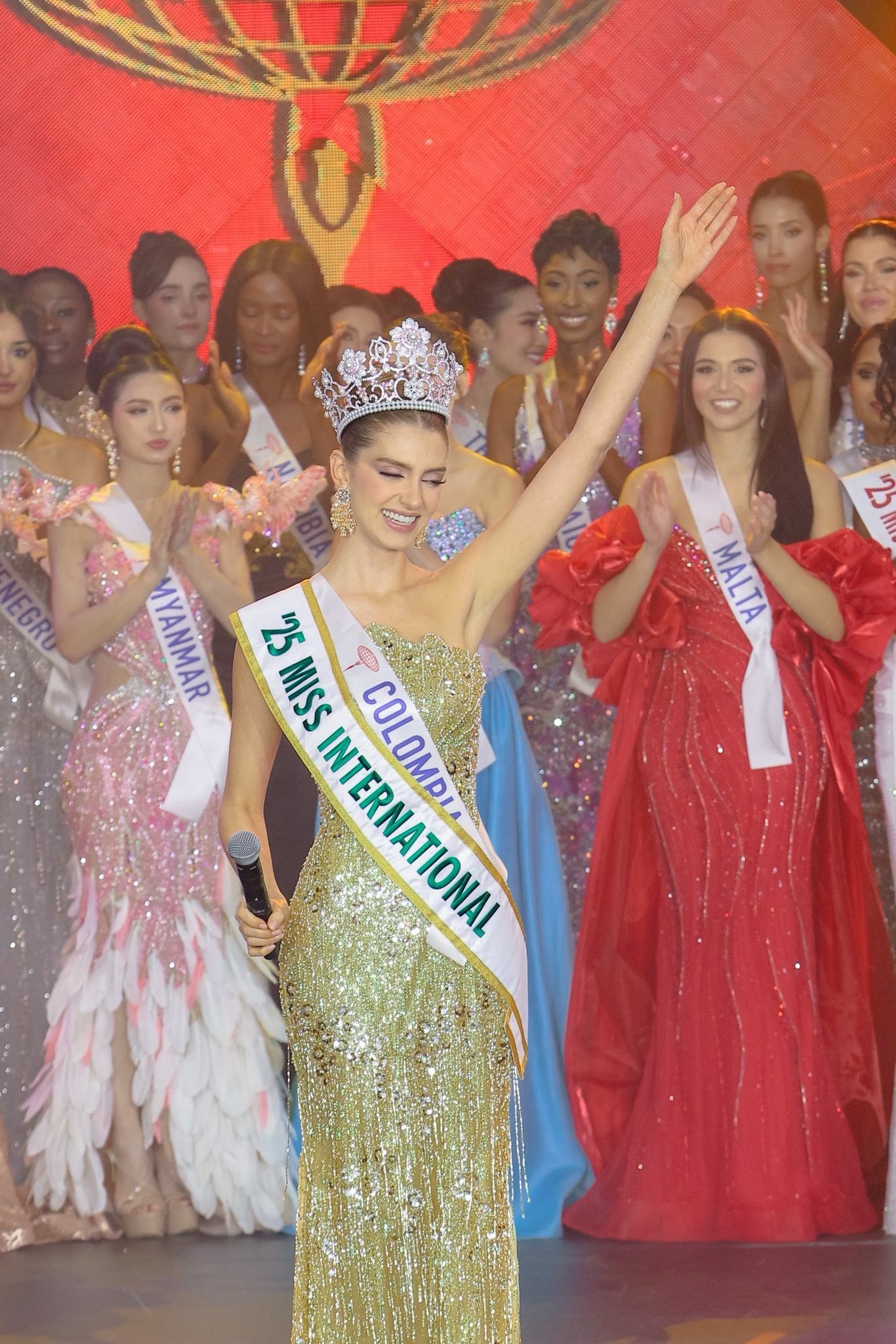 Hoa hậu Quốc tế 2025 Catalina Duque .