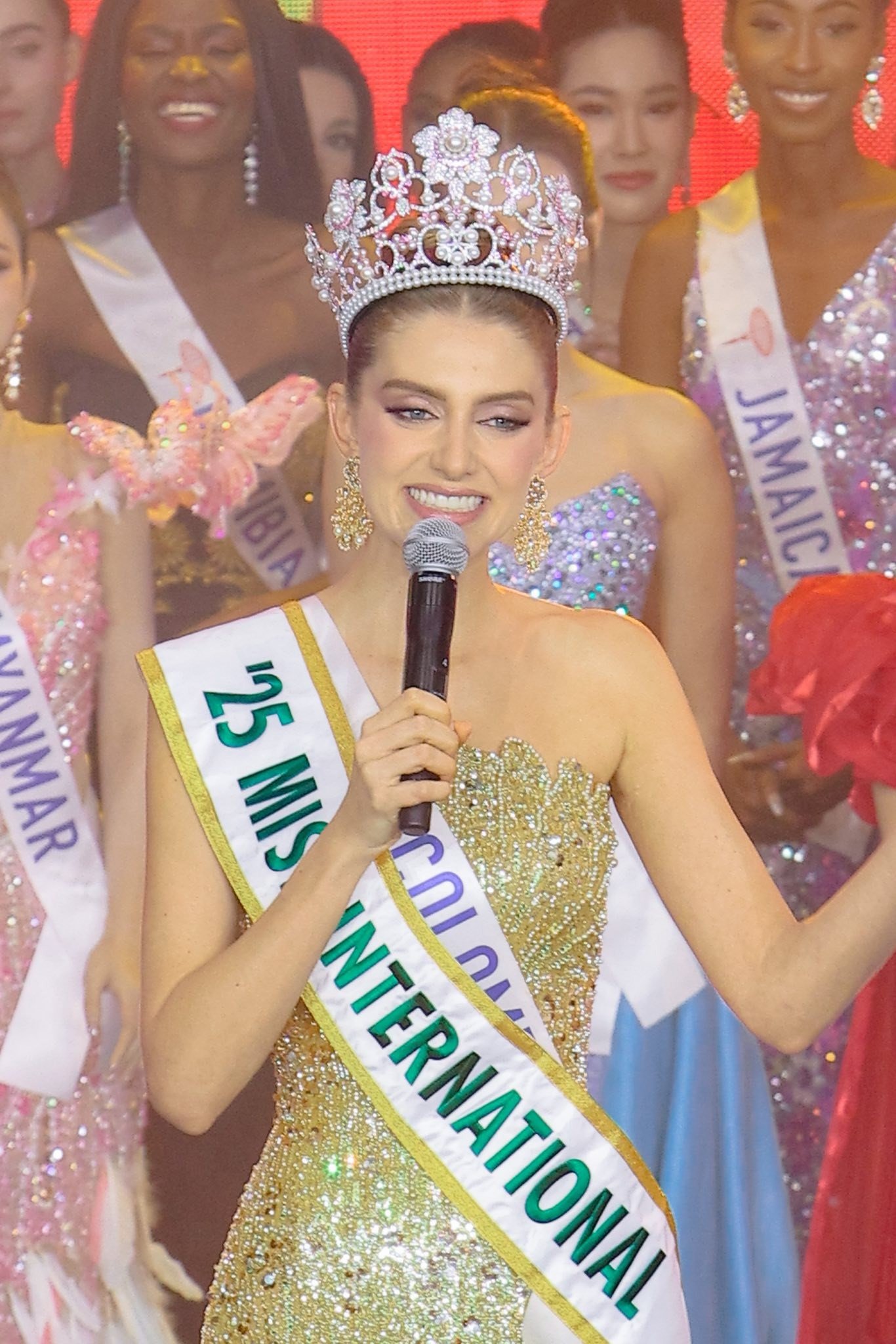 Hoa hậu Quốc tế 2025 Catalina Duque .