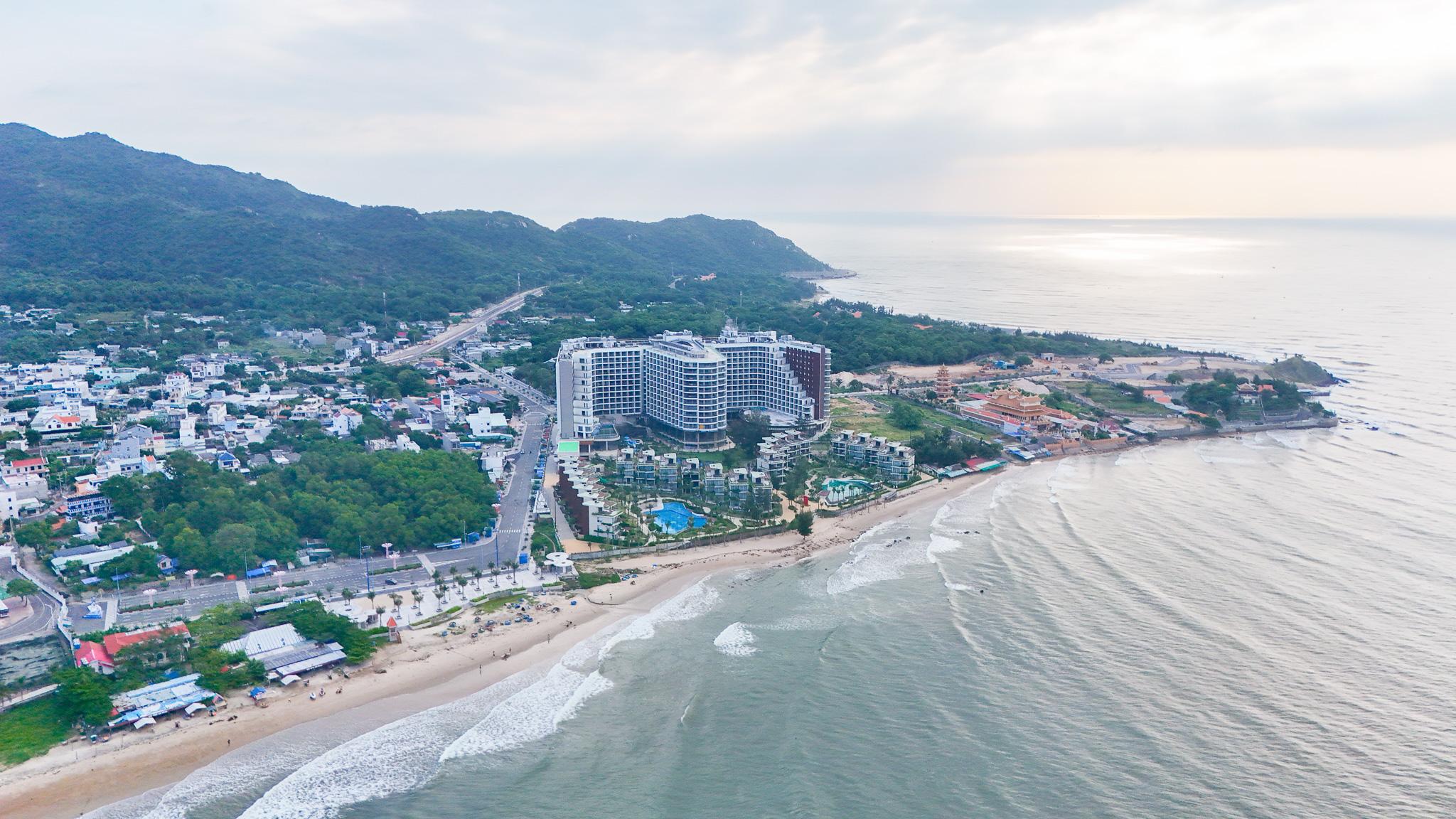 Charm Resort Long Hải giáp với tuyến đường số 14, dự kiến đi vào vận hành đầu năm sau