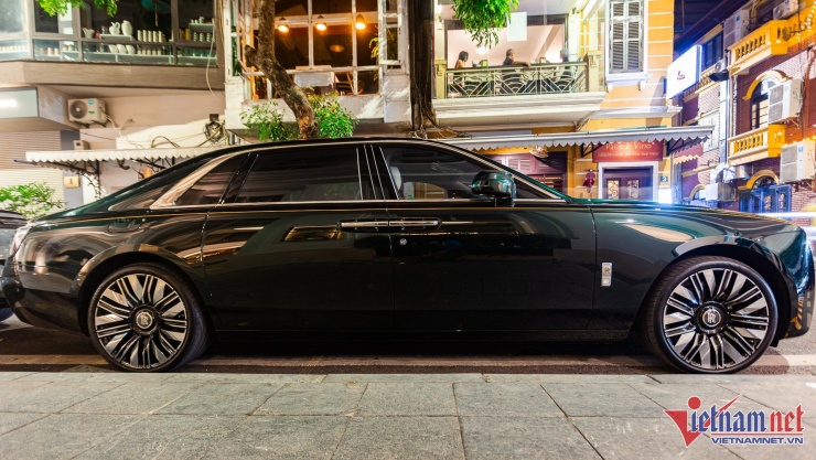 Xe siêu sang Rolls-Royce giá 50 tỷ của đại gia Hà Nội gắn biển số giá 110 triệu - 4