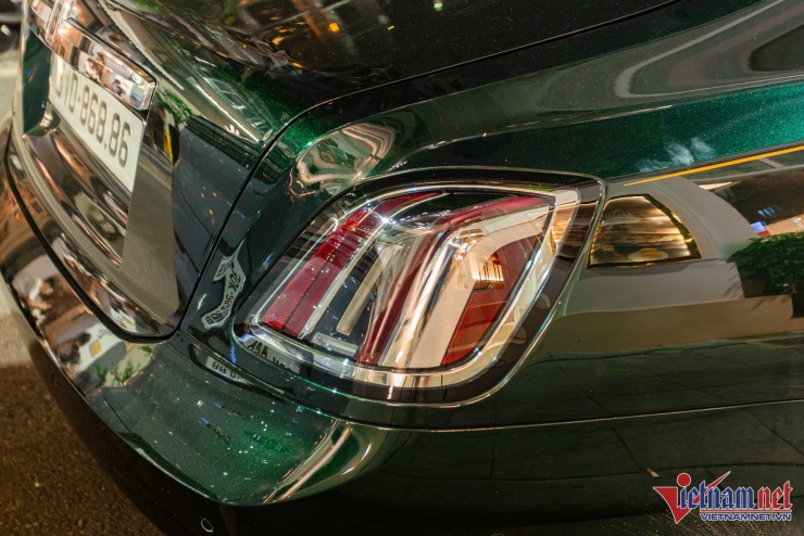 Xe siêu sang Rolls-Royce giá 50 tỷ của đại gia Hà Nội gắn biển số giá 110 triệu - 10