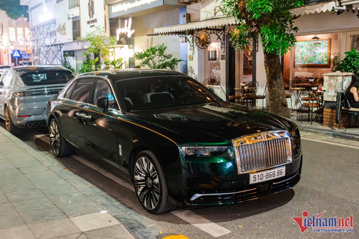 Xe siêu sang Rolls-Royce giá 50 tỷ của đại gia Hà Nội gắn biển số giá 110 triệu - 13