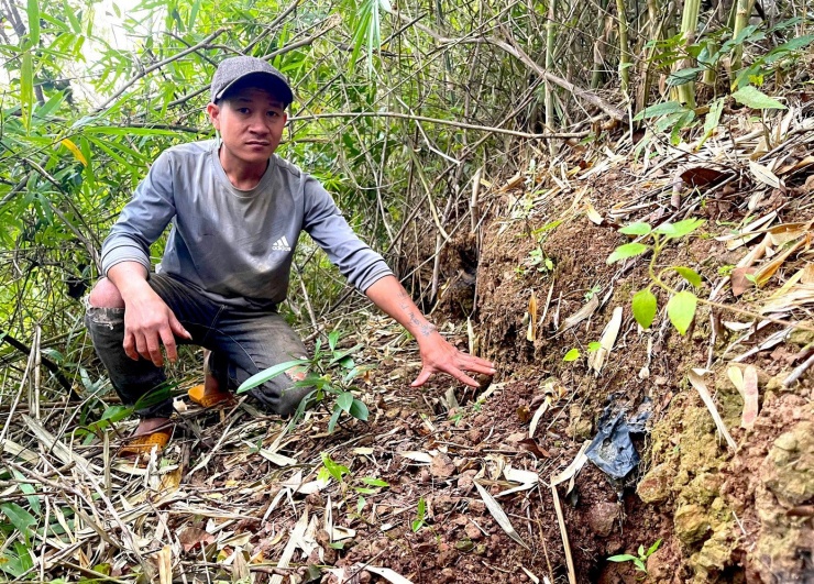 Vết nứt ngày mảng mở rộng sau các trận mưa lớn.